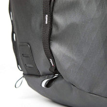 Load image into Gallery viewer, Medium Oasis Hydration Pack - Black