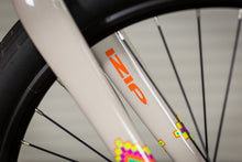 Load image into Gallery viewer, E3 Zuma Step Thru Electric Comfort Bike (2018)