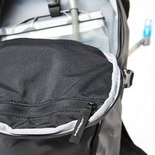 Load image into Gallery viewer, Medium Oasis Hydration Pack - Black
